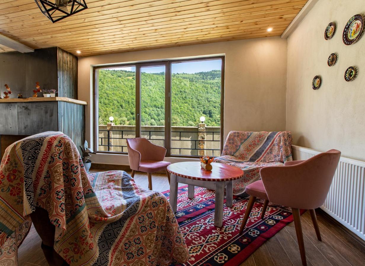 Anne'S Hotel In Mestia Dış mekan fotoğraf