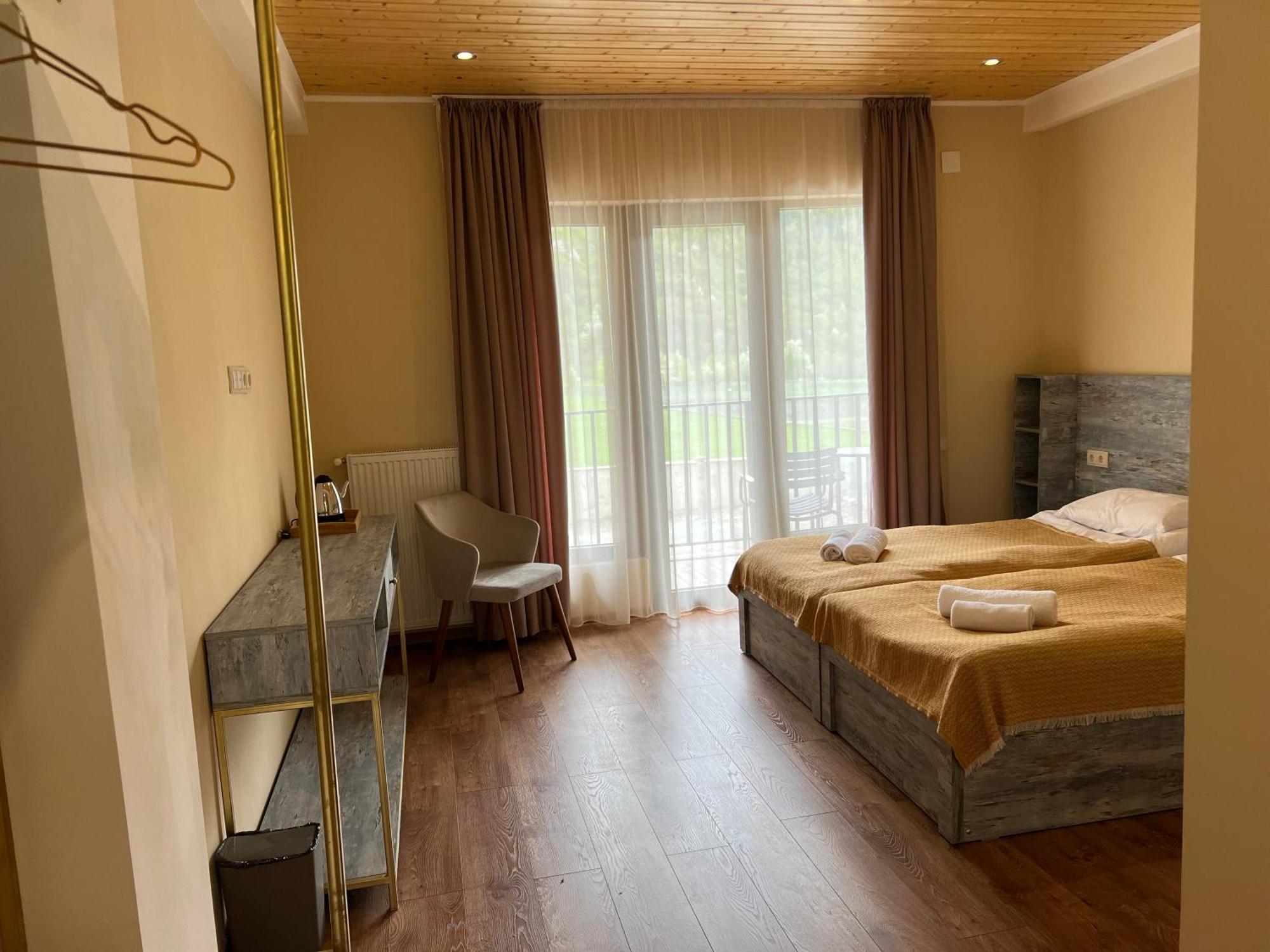 Anne'S Hotel In Mestia Dış mekan fotoğraf