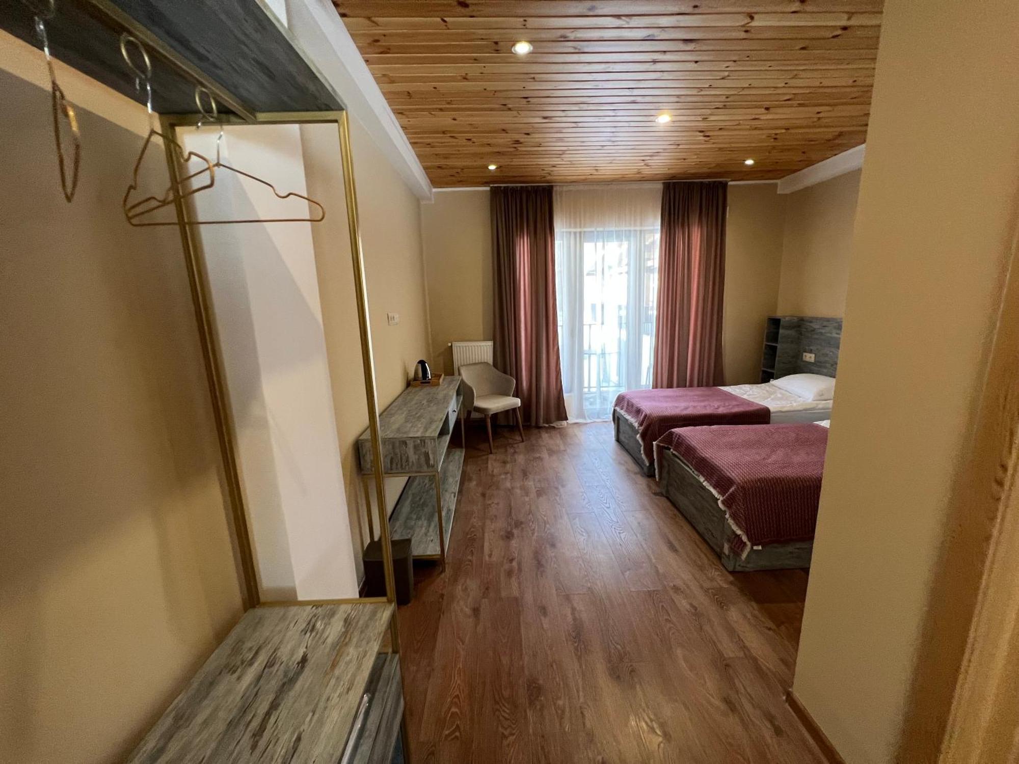 Anne'S Hotel In Mestia Dış mekan fotoğraf