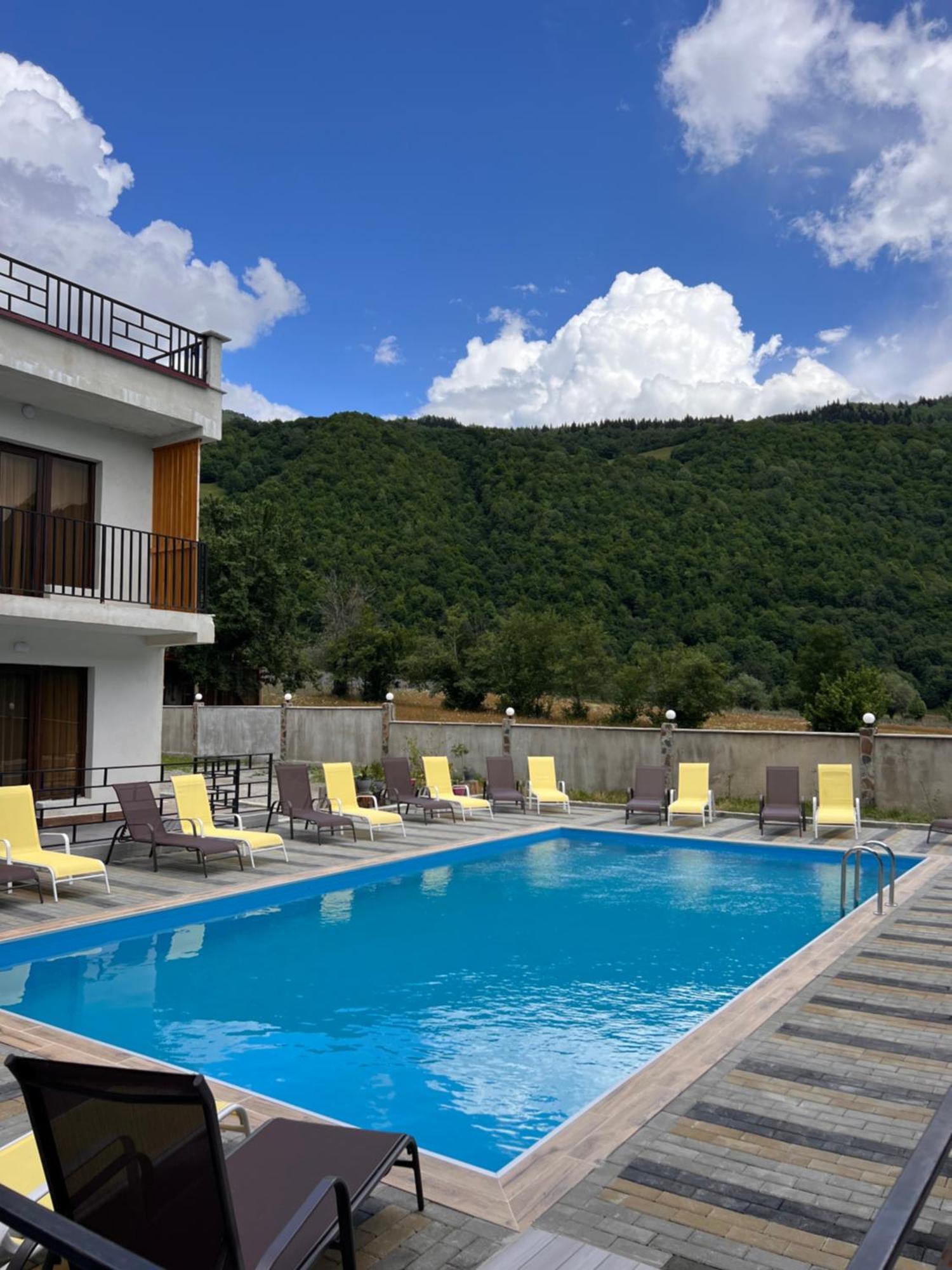 Anne'S Hotel In Mestia Dış mekan fotoğraf