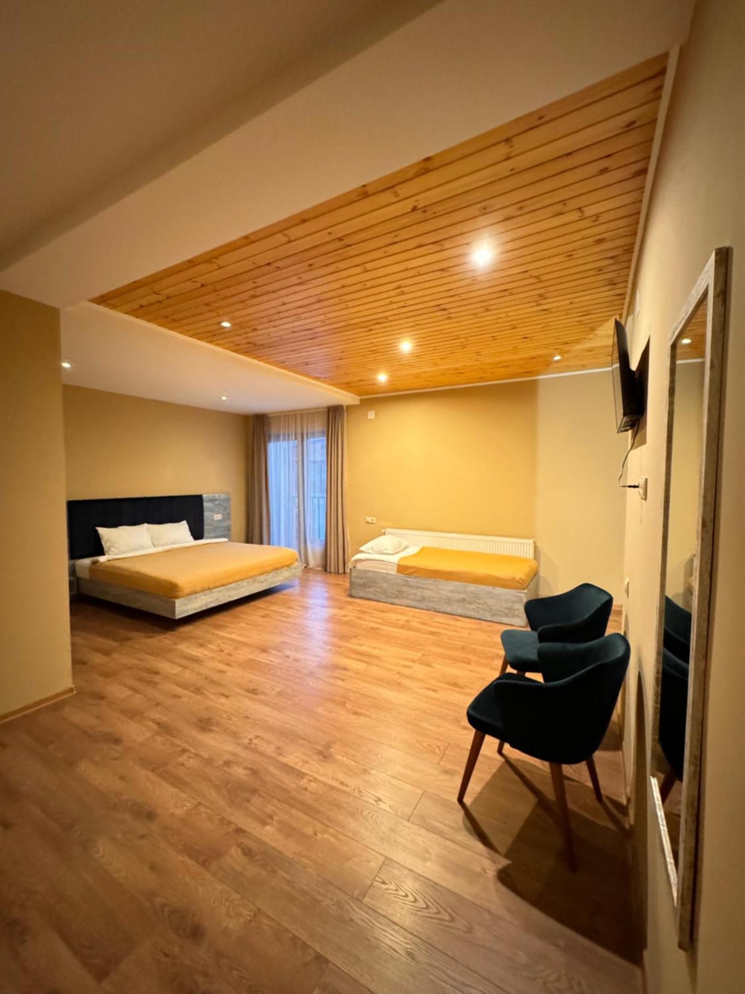 Anne'S Hotel In Mestia Dış mekan fotoğraf