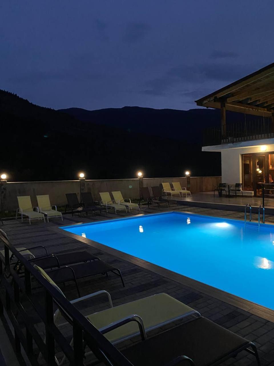 Anne'S Hotel In Mestia Dış mekan fotoğraf